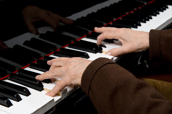 10 Most Amazing Blind Piano Players and Musicians